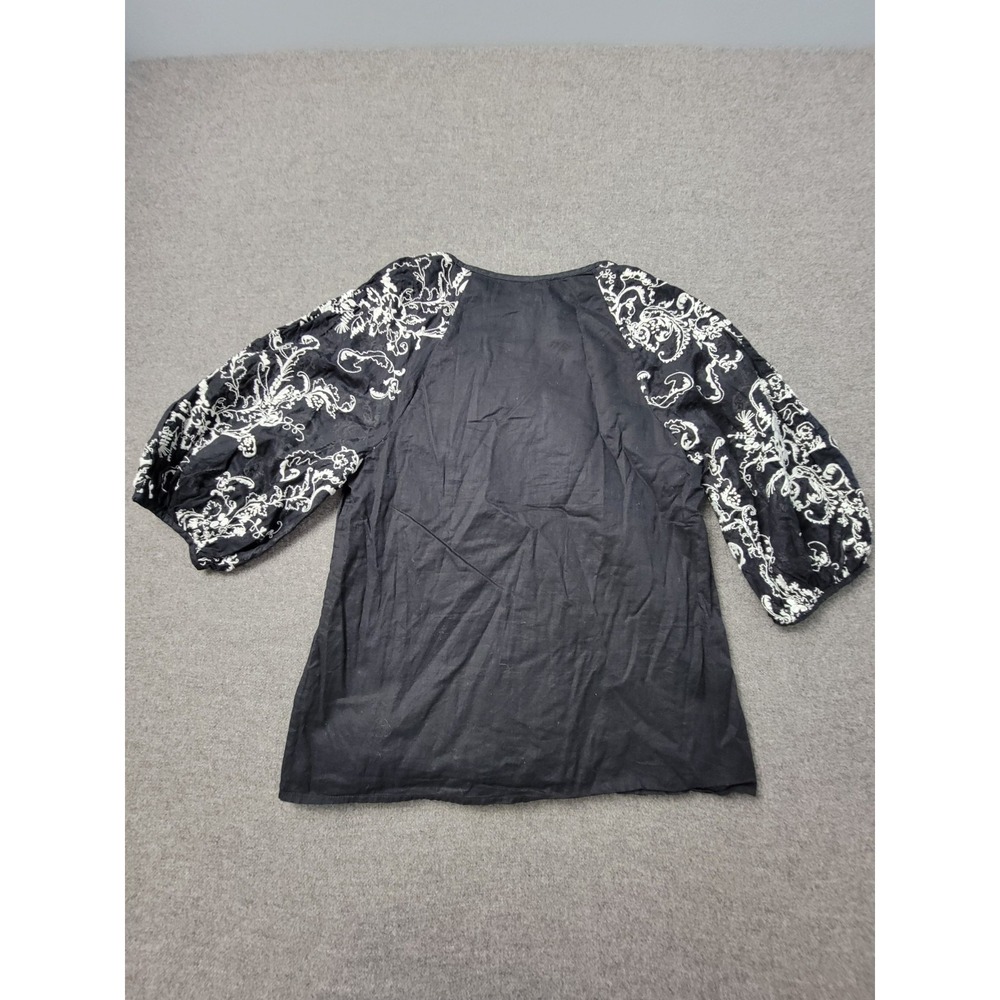 Edmé & Esyllte Blouse Top Womens 8 Black White Embroidered Floral Boho Pullover - Picture 2 of 7